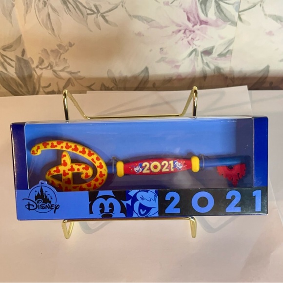 Disney’s Mickey 2021 Key - Picture 2 of 7